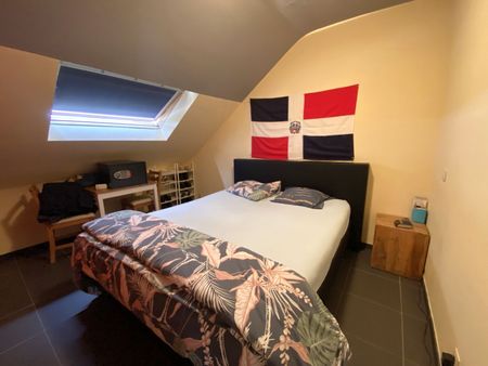 Woning met 3 slaapkamers, garage en tuin - Photo 3