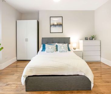 Sherwell Lane Room 2 - Photo 1