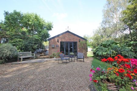 2 bedroom bungalow to rent - Photo 2
