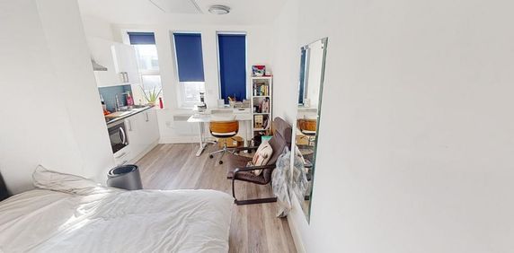 Studio to rent - Photo 2