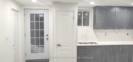 Detached Home For Lease | W9238503 - Photo 4