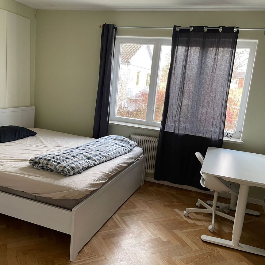 Ebba Brahes väg, Sollentuna - Photo 1
