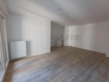 location Appartement T4 DE 76.6m² À BOBIGNY - Photo 2