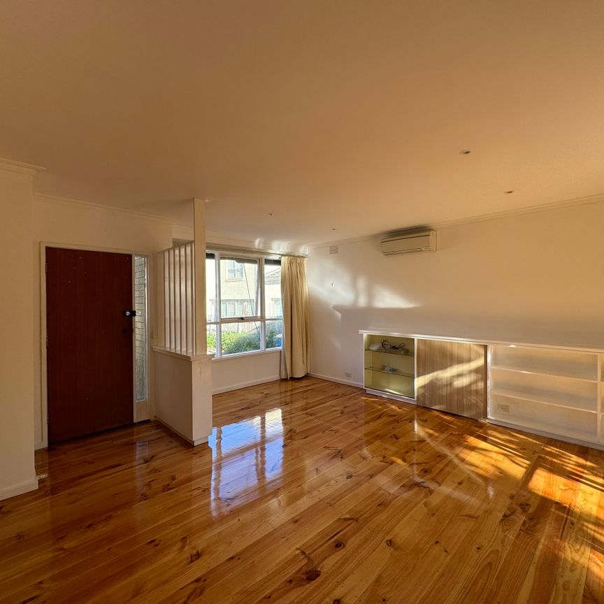 3/11 Rangeview Grove, Balwyn North VIC 3104 - Apartment For Rent | Domain - Photo 1