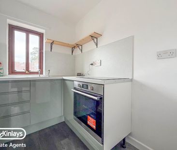 Studio to rent - Photo 2