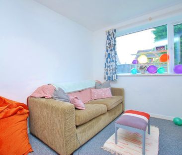 3 bedroom semi-detached house to rent - Photo 5