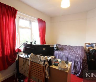 4 bedroom semi-detached house to rent - Photo 5