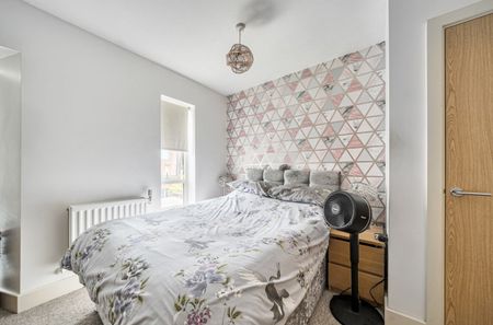 2 bedroom terraced house to rent - Photo 2