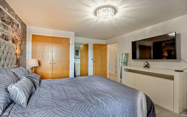 3 bedroom apartment to rent - Photo 1