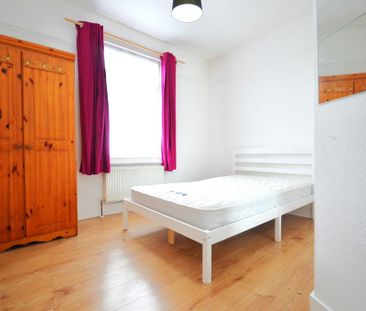 4 bedroom terraced house to rent - Photo 2