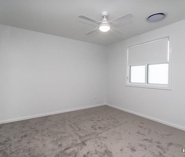 Modern Townhouse Living in a Prime Location - Photo 4