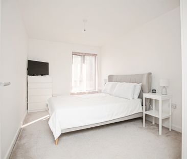 Syresham Gardens, Haywards Heath - Photo 1