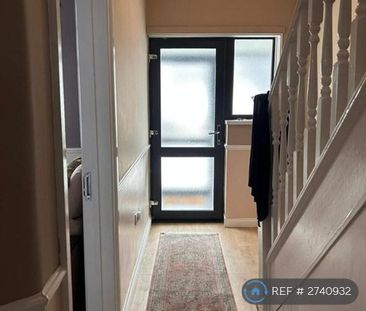 1 bedroom in a house share to rent - Photo 6