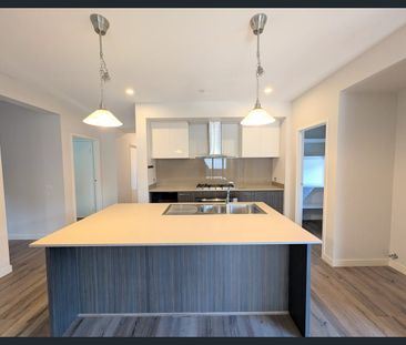 Stunning Family Entertainer! - Photo 1