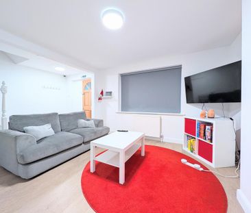 3 bedroom terraced house to rent - Photo 3