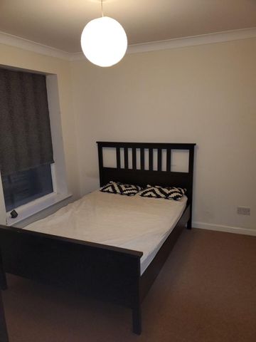 2 Bed Flat, West Lodge, E16 - Photo 4