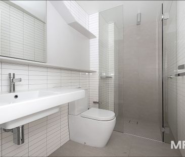 2105/327 La Trobe Street, Melbourne - Photo 5