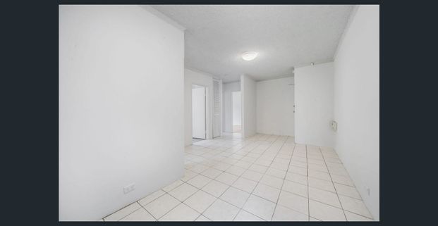 Convenient Living in the Heart of Liverpool - Photo 1