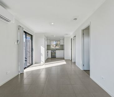 "MODERN AND LOW MAINTENANCE" - Photo 2