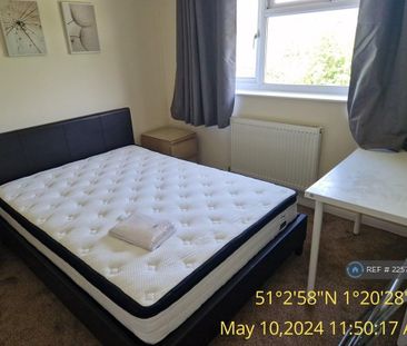 3 bedroom end of terrace house to rent - Photo 4