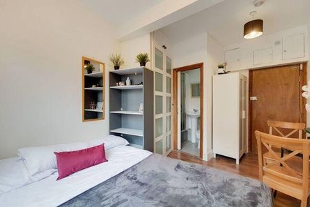 Studio to rent - Photo 3