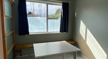 The one to look at - Photo 3