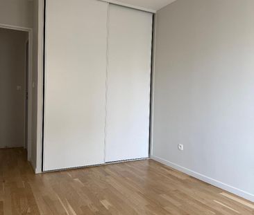 Location Appartement 3 pièces 66m² LYON 6ème - Photo 2