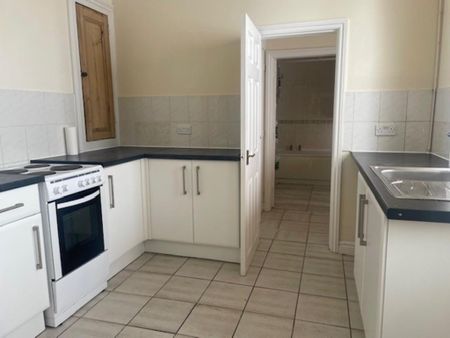 1 bedroom ground floor flat to rent - Photo 4