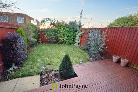 Crediton Close, Styvechale, Coventry, CV3 5PX - Photo 3