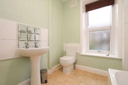 2 bedroom terraced house to rent - Photo 4