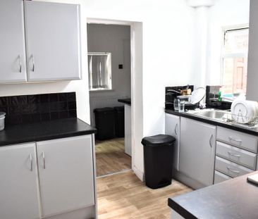 1 bedroom in a house share to rent - Photo 6