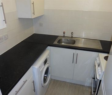 2 Bedroom Flat to Rent in Ashleigh House, Hamblin Court, Rushden, N... - Photo 4