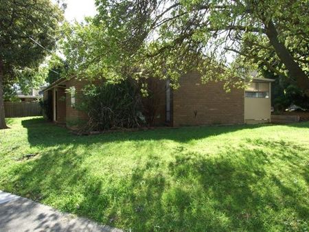 17 Beverley Street, 3179, Scoresby Vic - Photo 4