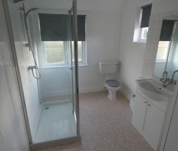 2 bedroom detached house to rent - Photo 4