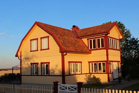 Modern detached house with exquisite art deco details, 7 km from the main square of Uppsala for a family of 5 persons. - Photo 2