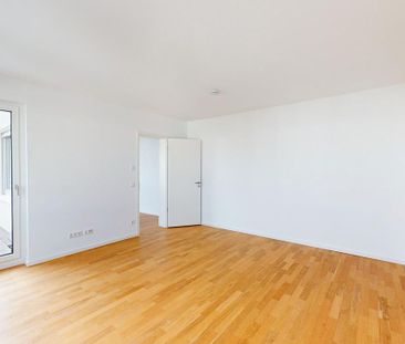 Living in Eastwing: 2-Room-Apartment with Balkon and built-in kitchen - Photo 1