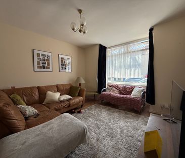 3 bedroom semi-detached house to rent - Photo 5
