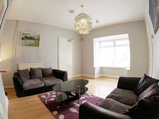 1 bedroom in a house share to rent - Photo 1