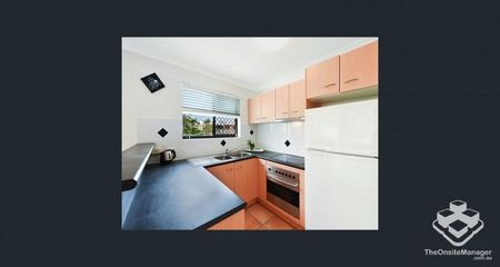 FURNISHED APARTMENT CLOSE TO SURFERS - Photo 2
