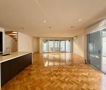 Modern Townhouse For Lease - EDSC and Doncaster Gardens School Zone - Photo 1