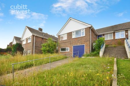 4 bedroom semi-detached house to rent - Photo 3