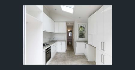 Unfurnished, original Victorian terrace - Photo 2