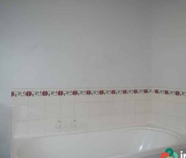 Bright Sunny Two Storey Townhouse - Photo 5