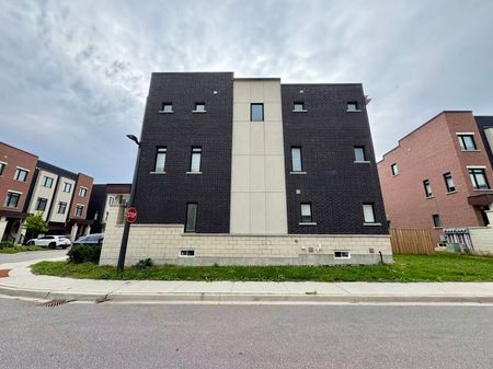 For Lease - 953 Kicking Horse Path, Oshawa, Ontario - Photo 3