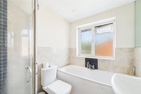 1 bedroom in a house share to rent - Photo 5