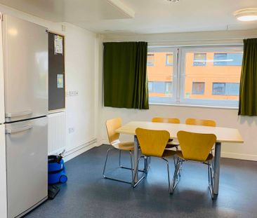 Large Standard Single Ensuite - Photo 5