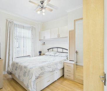 Terraced House to rent on - Photo 4