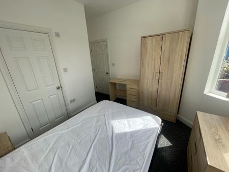 1 bedroom in a house share to rent - Photo 5