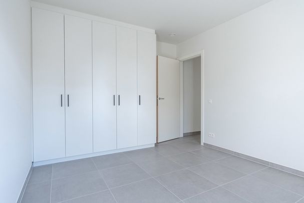 Nieuw 2-slpk appartement met terras en carport te Turnhout. - Foto 1