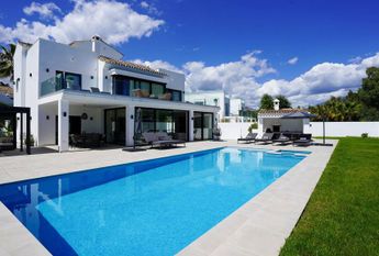 Luxury Villa for rent in Benahavís, Spain